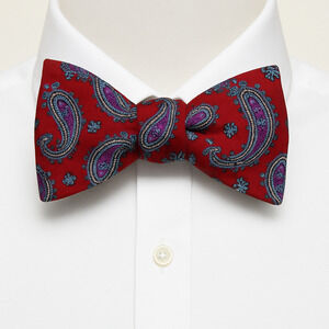 Brooks Brothers Makers Red Paisley Silk Self-Tie Bow Tie – Made in USAVintage 90